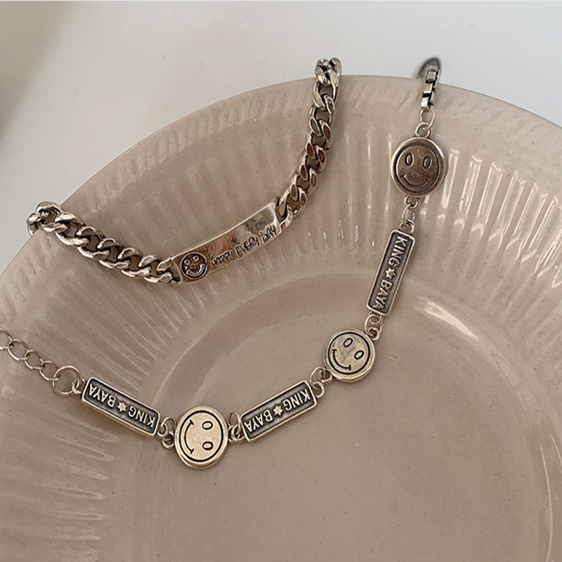 QMCOCO Silber Farbe Partei Armbänder Für Frau Vintage Lächeln Gesicht Platz Buchstaben Thai Silber Geometrische Handgemachten Schmuck