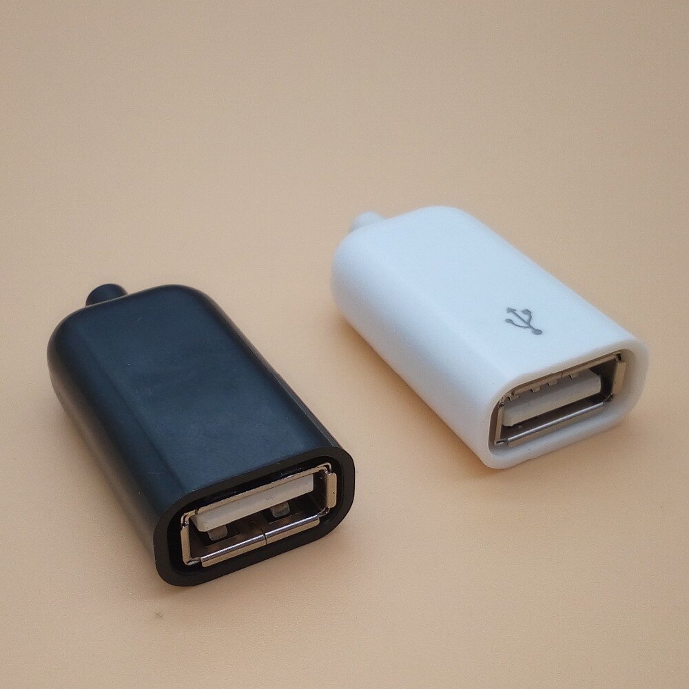 4 sett gjør-det-selv-usb 3 i 1 -kontakt type a hunn-sveisestøpsel-kontakt adapter svart hvit: 2 svarte 2 hvite