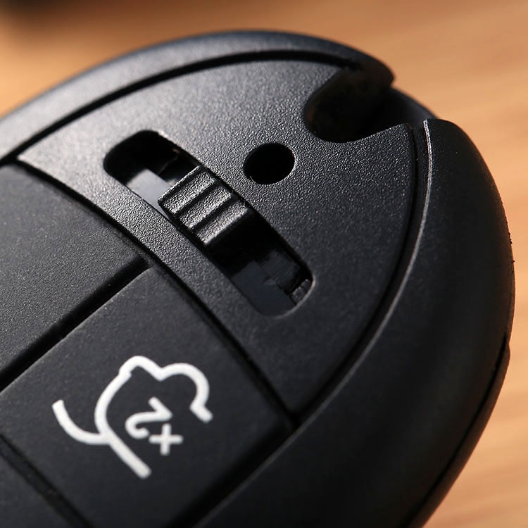 4 Buttons Replacement Car Remote Key Fob Keyless Entry Transmitter Uncut Blade Key for Jeep Commander Grand Cherokee