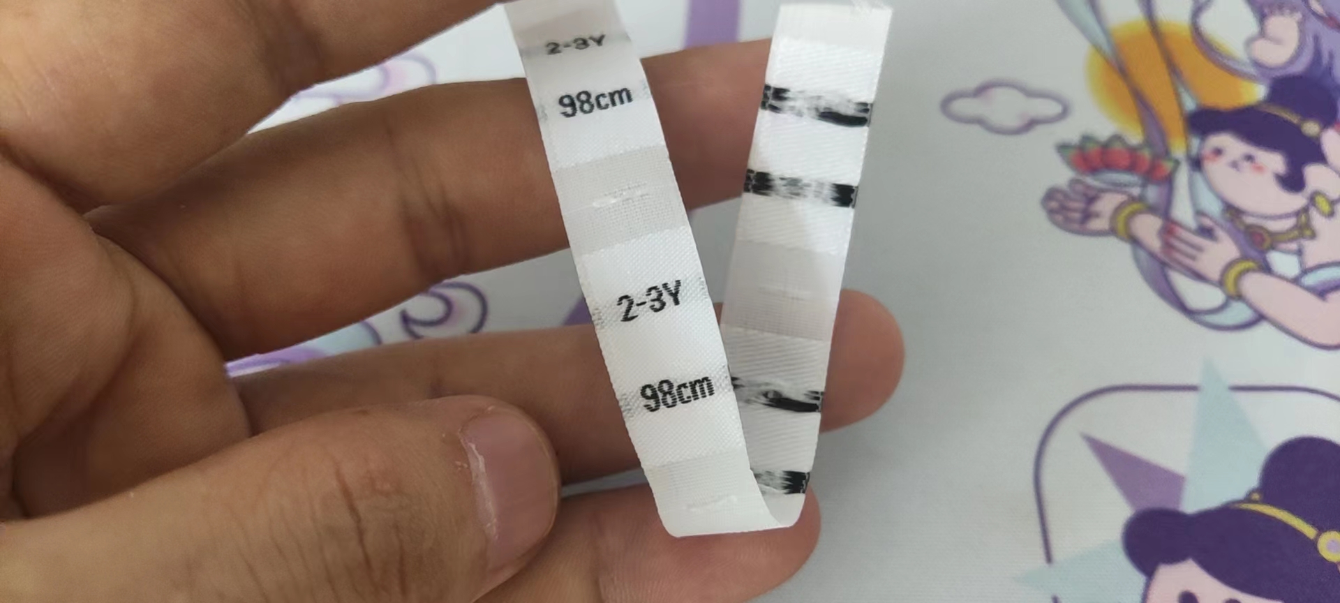 50 stks Geweven maat label doek maten labels 2-3Y 3-4Y 4-5Y 5-6Y 6-7Y 7-8Y 8-9Y 9-10Y Wit damast polyester Kleding Label: Goud