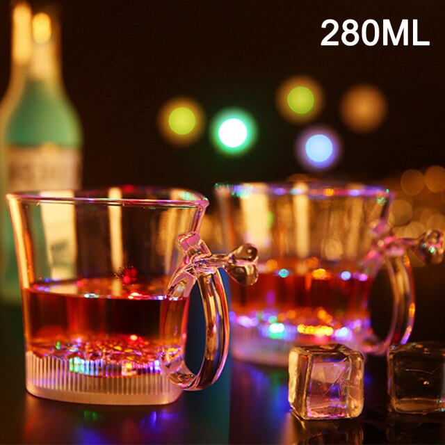 Die leuchtende tasse ist eine helle LED-blitz tasse mit wasser und farbe sensor farbwechsel tasse Neue Drachen tasse регулятормощности: Love Cup