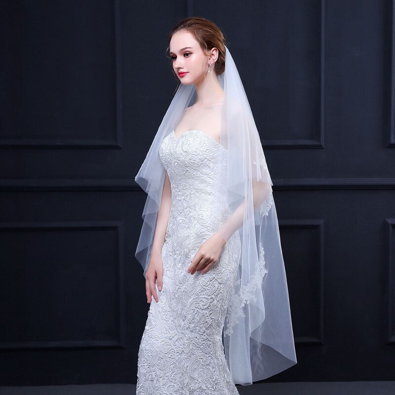 Einfache Schleier Hochzeit Elfenbein Schleier für Braut Zwei Schichten schneiden Kante Kurze Braut Schleier Hochzeit Zubehör mit Kamm