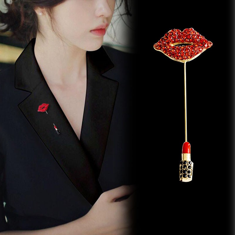 Neue Strass Roten Lippen Broschen für Frauen Lange Stift Brosche Lippenstift Sommer Kleid Zubehör Schmuck