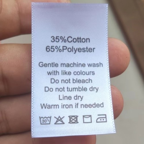 100 st vita tvättrådsetiketter för bomull/siden/kashmere/ull/linne/polyester/elastan med tryck av satintyg: Flerfärgad