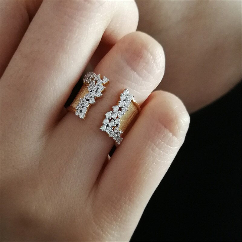 Anello di pietra di zircone bianco femminile di lusso anello di fidanzamento classico Color oro grande fascino fedi nuziali rotonde di cristallo per le donne
