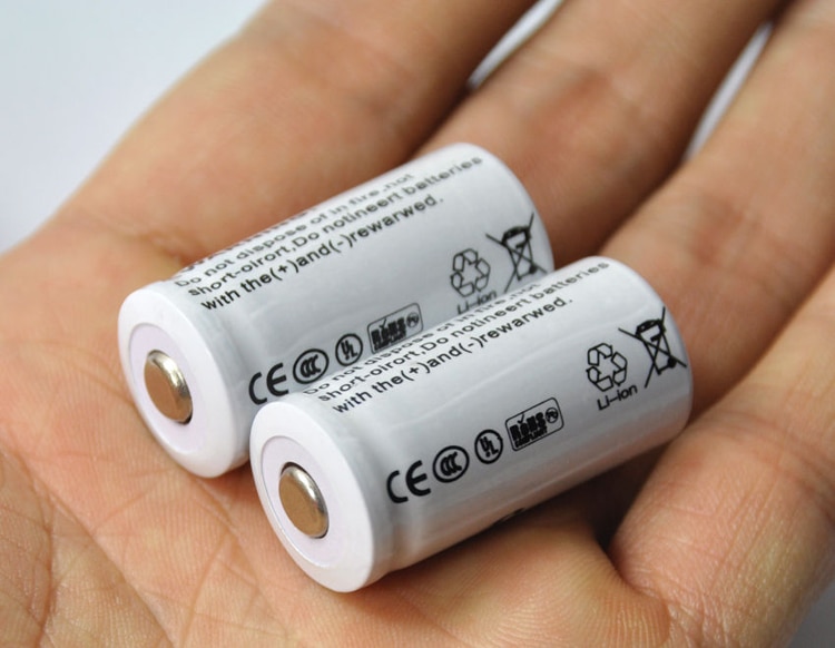 Batteria ricaricabile agli ioni di litio da 4 pezzi 2200mAH 3.7V CR123A 123A 16340 per torcia