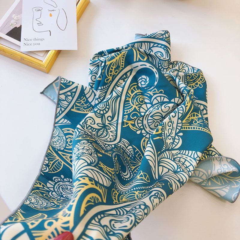 Koreansk dameimitasjon silke firkantet skjerf lyst sitronhjerte totem trykt bandana multifunksjonelt halsduk hodepapir