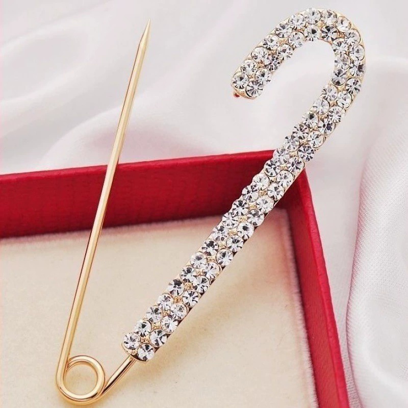 Diamond-in Metal Collar Pin Fixed Clothes Buckle Pin Anti-exposed Simple Clothes Accessories Women's Cardigan High-end Brooch: Gold-color