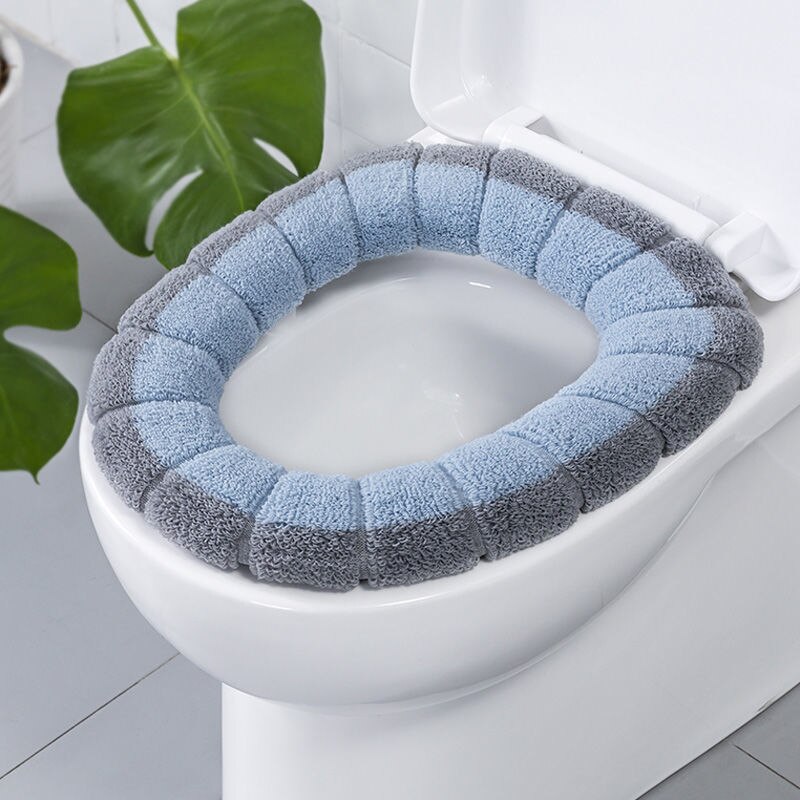 La couverture confortable de siège de toilette est des articles sanitaires chauds, doux et réutilisables de flanelle: Blue grey