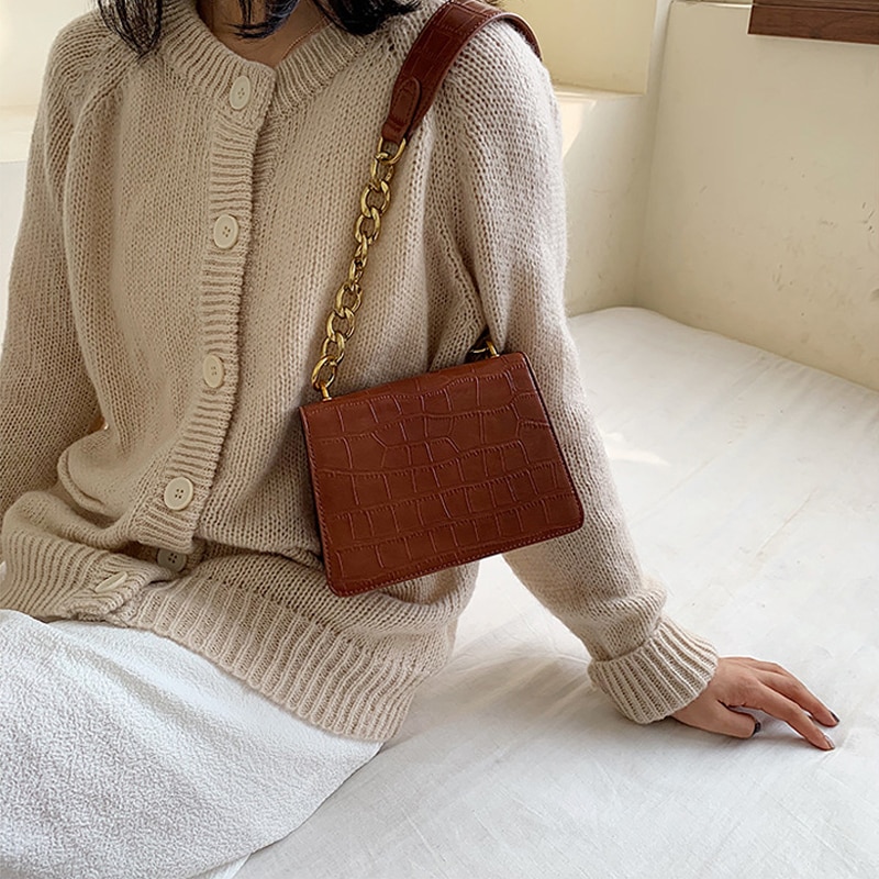 Sacs à bandoulière Dames Élégantes Rabat PU Lettre Chaînes Sangle Sac À Main Femme Fourre-Tout Sacs À Main pour Femmes Décontracté Sacs À Bandoulière