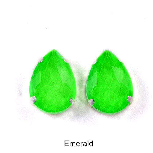 20 stuks 13 x 18mm glazen kleurrijke neon naai-strass steentjes met klauw die 's nachts glinsteren met ultraviolet licht voor kledingstukken  b1318: Smaragd