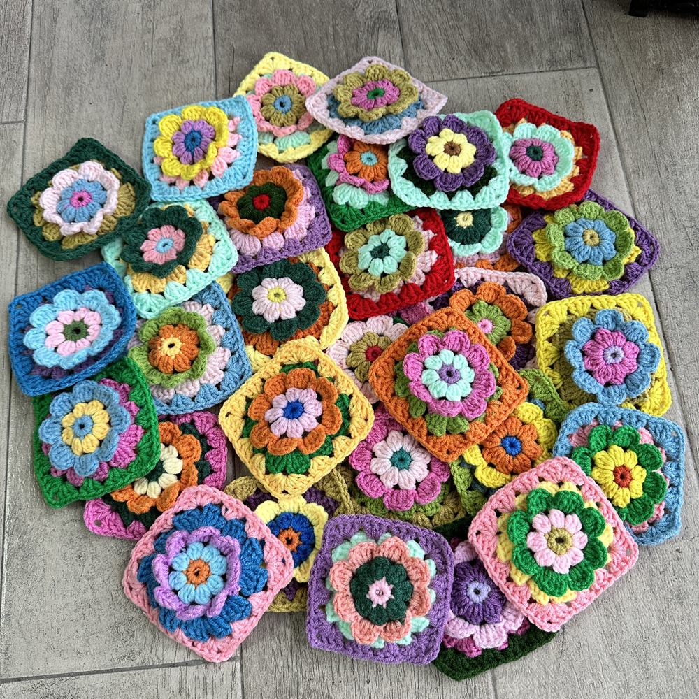 Kleurrijke handgemaakte gehaakte tafelonderlegger, doekje, kopjesonderzetter, koffieonderzetter, kerstbloemen placemat, bruiloft, keuken, 9,5 cm, 30 stuks