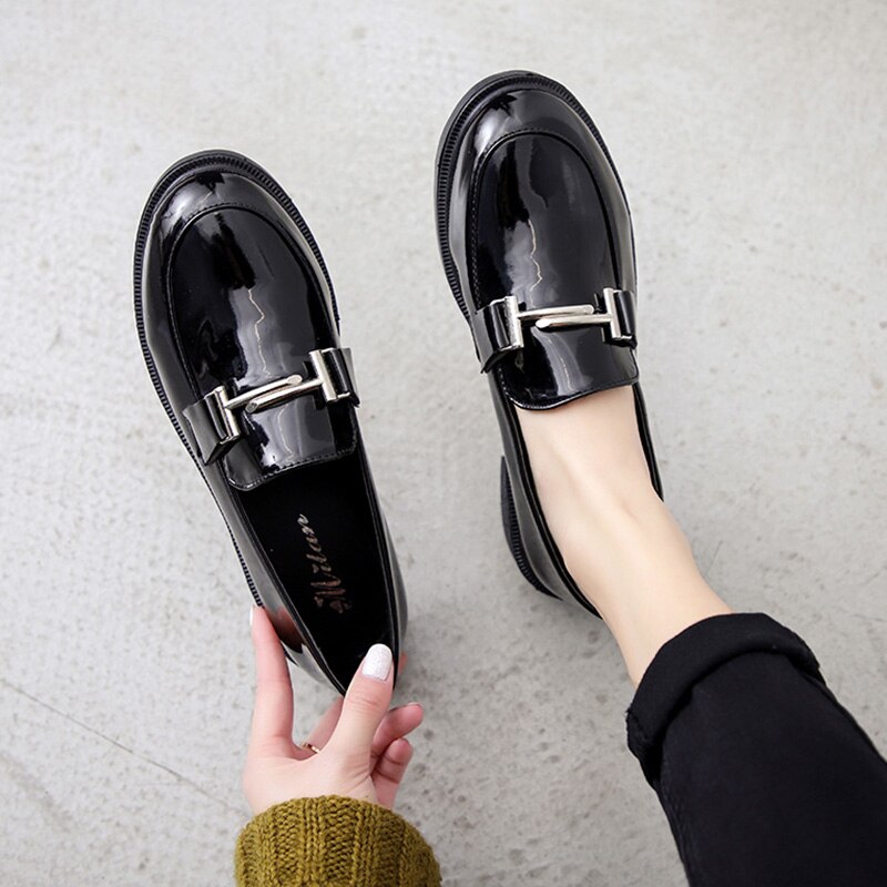 Mocasines de cuero japonés con hebilla de Metal para mujer, zapatos femeninos de tacón grueso, estilo derby, zapatos de cuero pequeños