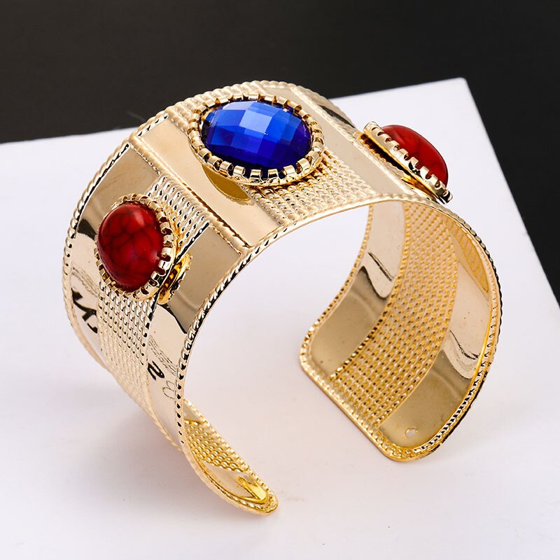 Lzhlq 2020 nova mulher de metal banhado a largura bangle maxi abertura redonda azul pedra jóias pulseira na moda geométrica oco manguito bangle: Gold Blue red