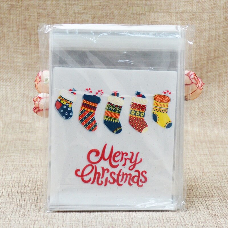 50 stuks Kleurrijke Kerst Sokken Plastic Cookies Verpakking Tassen Xmas Zelfklevende Bag Candy Biscuit Pouch Party Decor