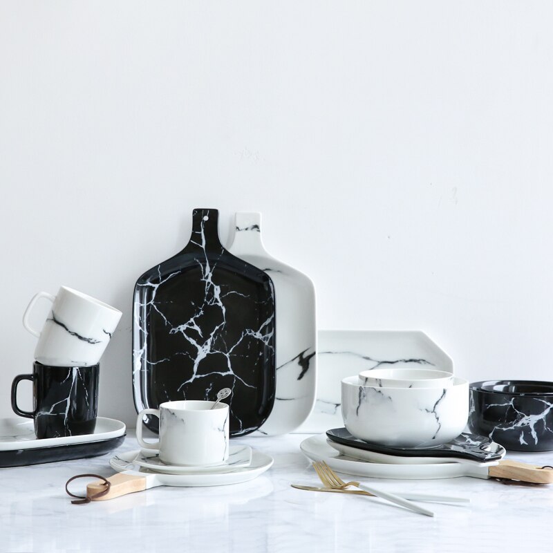 Marmor tekstur service sort hvid keramisk porcelæn tallerken spaghetti grøntsager kagefad stor underkop service kunst