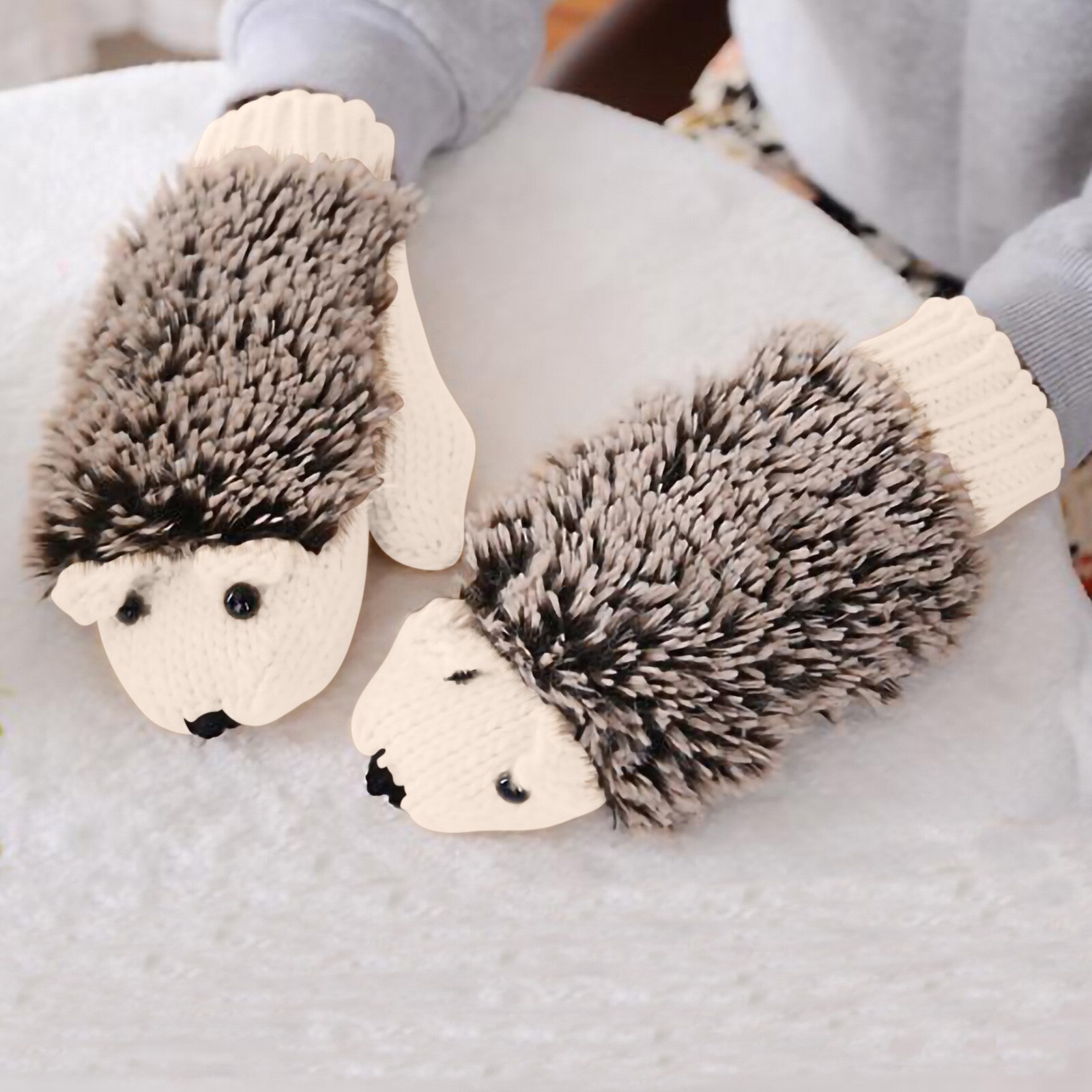 Winter Gloves Women Cartoon Hedgehog Wool Double Layer Thermal Mittens Full Finger Weave Gloves Перчатки Женские: White 