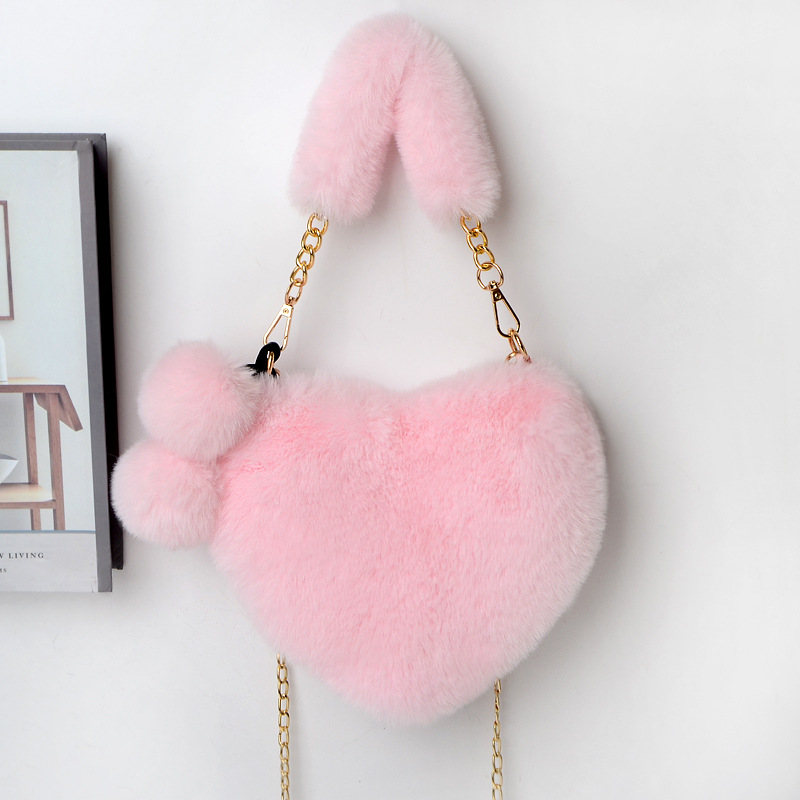 Faux Fur Women Handbags Heart Shaped Shoulder Bag Female Clutch Purse Chain Messenger Bag Plush Shoulder Crossbody Bag: Light Pink
