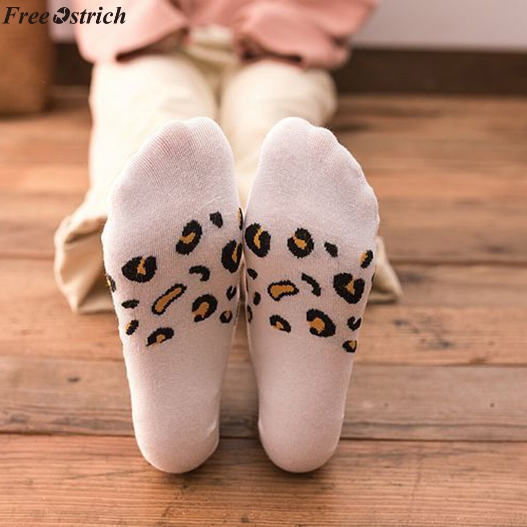 Gratis struts leopard bomullsstrumpor kvinna tofflor kort ankel mjuka korta strumpor båtstrumpor andas casual dam rolig strumpa