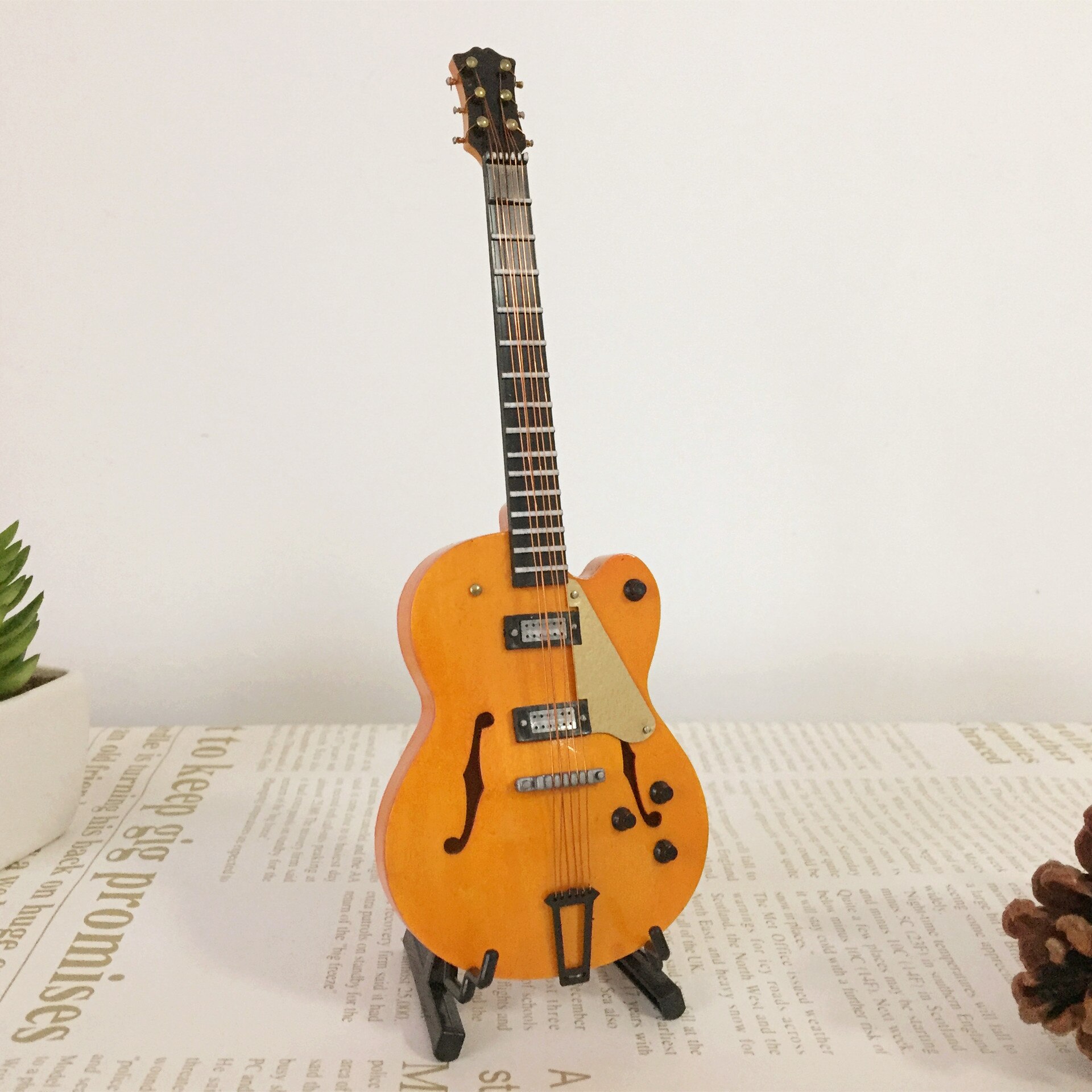Electric Guitar Model Mini Musical Instruments Model Violin Cello Piano Saxophone Electric Bass Model Ornaments