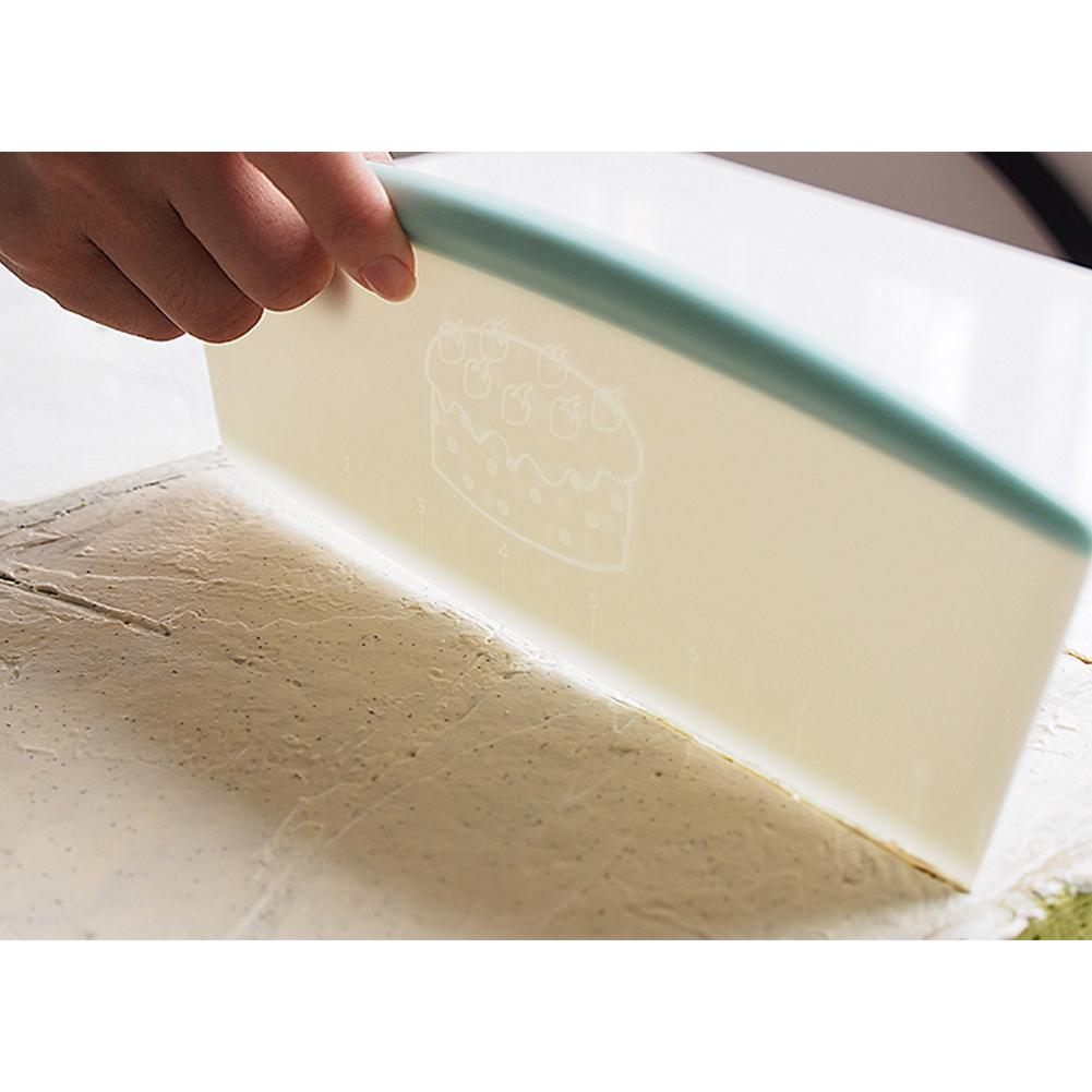 Multifunction 9Inches Large Nonslip Handle Dough Scraper Pastry Cutter with Scale