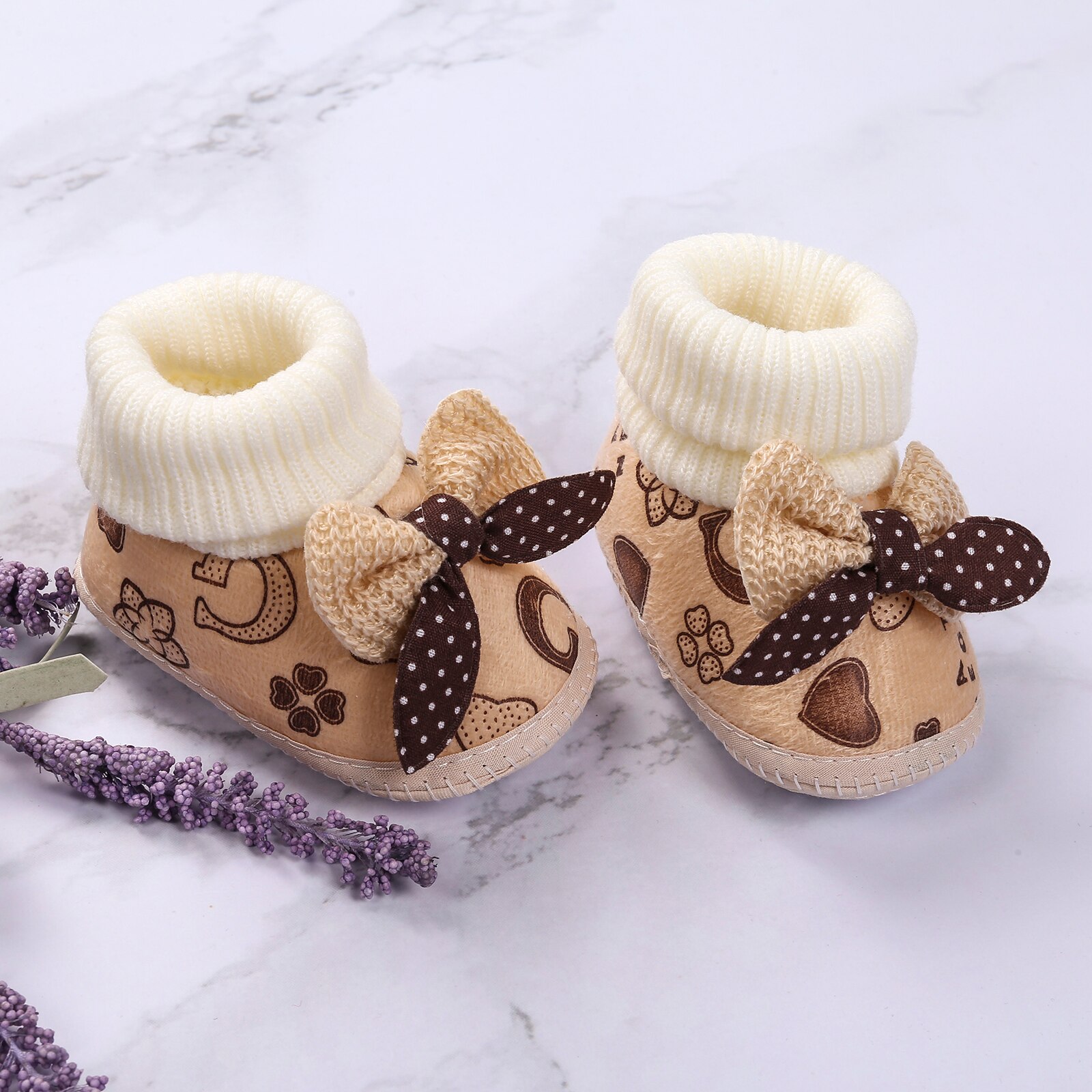 Del bambino A Piedi Pattini di bambino Del bambino della Peluche Antiscivolo Stivali per I Bambini Del Merletto su Arco per Bambini Suola Calzini E Calzettoni