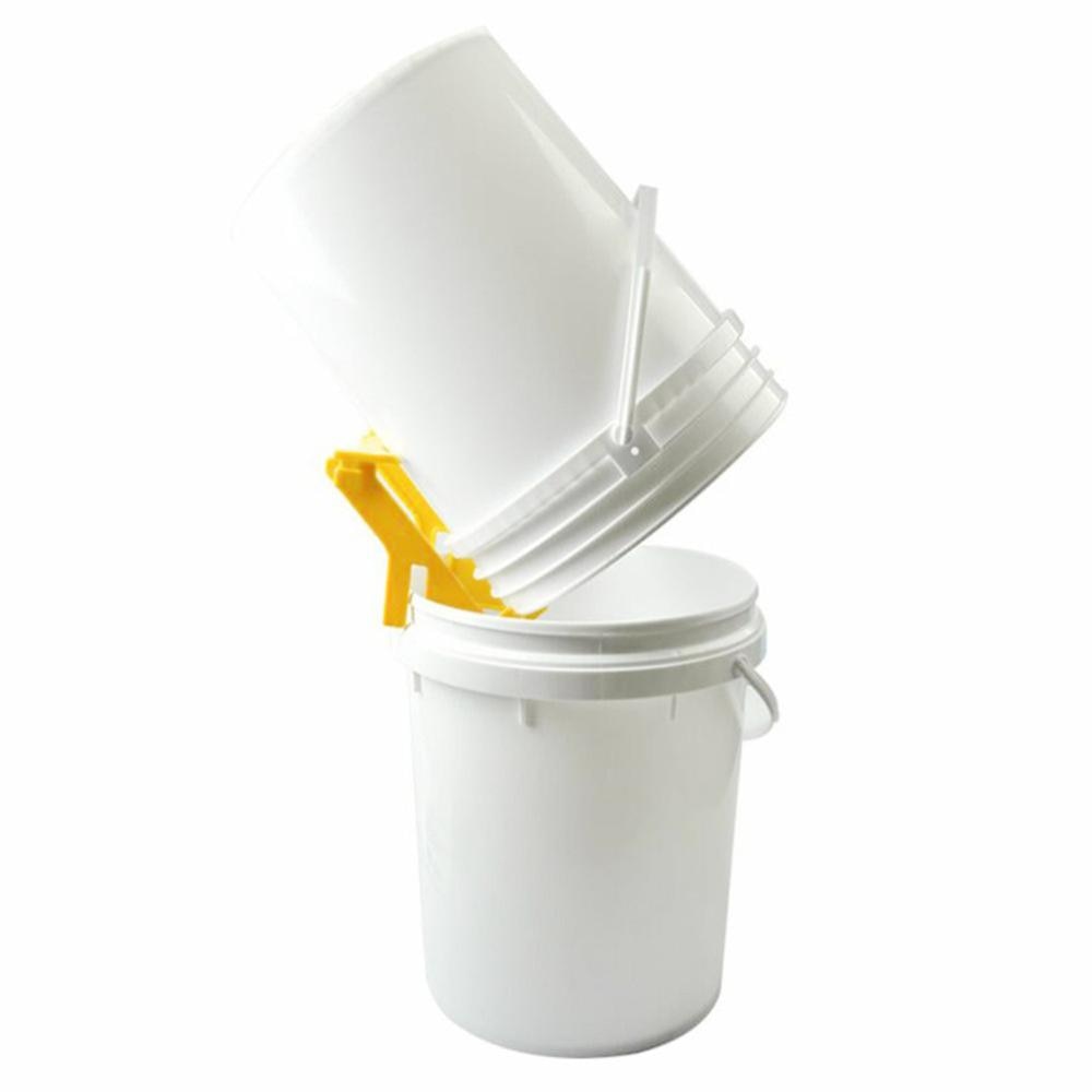1 stks Honing Emmer Beugel Plastic Materiaal Bijenteelt Tool Honing Tank Plastic Honing Emmer Stand Ondersteuning Imker