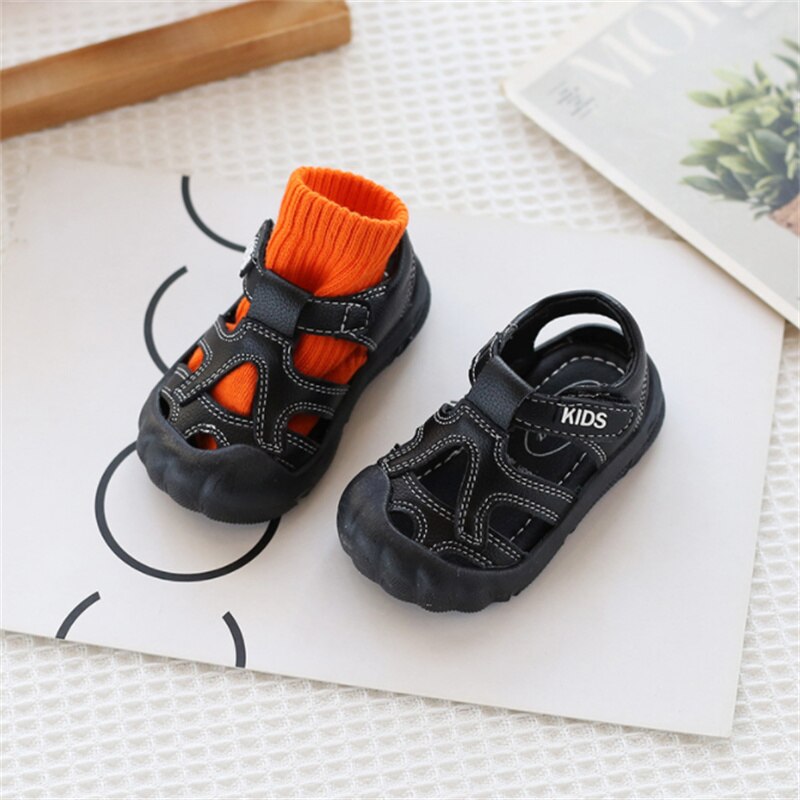Nuovi sandali per bambini estivi in pelle traspirante bambino ragazzi ragazze punta chiusa suola morbida moda bambino bambino primo camminatore