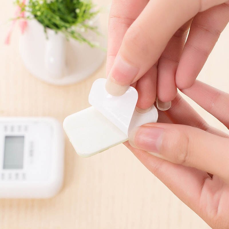 Support autocollant en plastique auto-adhésif pour télécommande, support autocollant, support robuste pour télécommande, support mural Portable, 2 paires