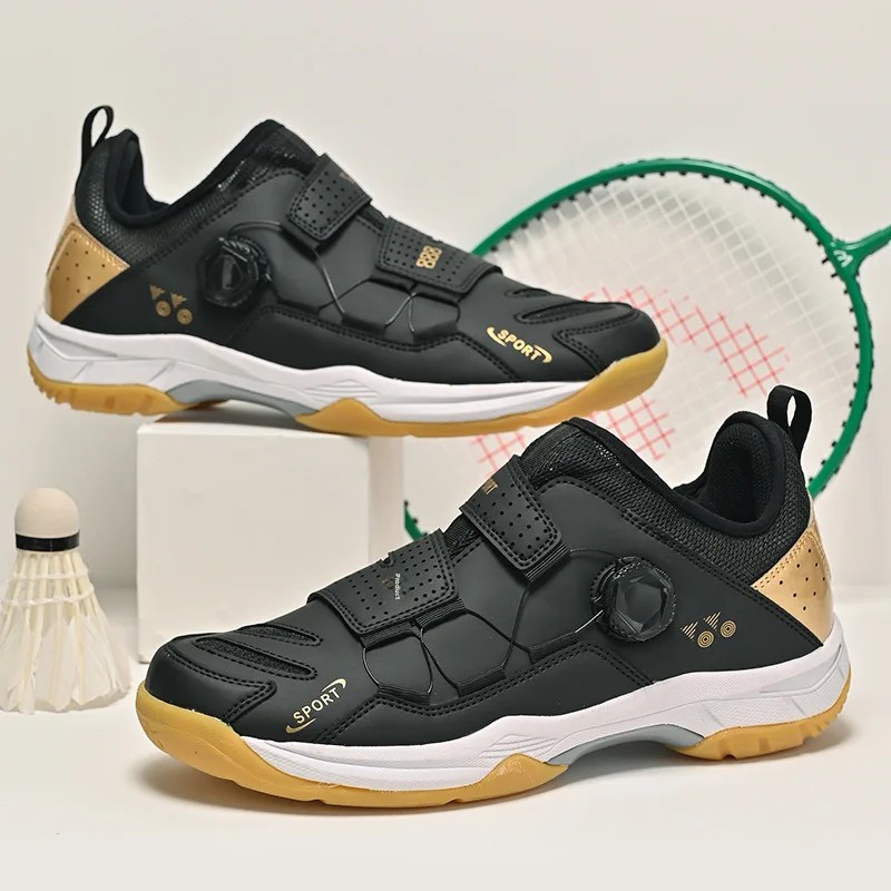 Chaussures de Badminton ultra-légères et respirantes, chaussures de Tennis noires et blanches, antidérapantes, résistantes à l'usure, semelle en caoutchouc, chaussures de Couple tendance professionnelles