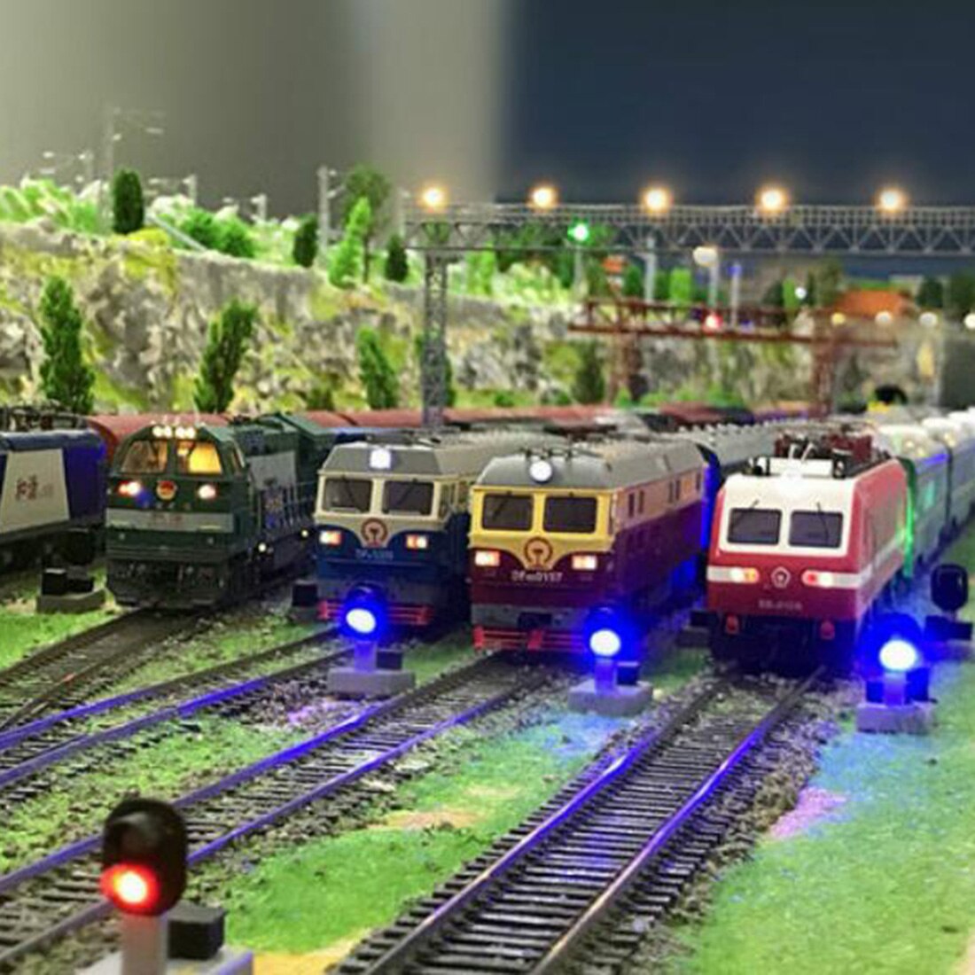 1:87 Railway Signal Light Low Signal Lamp For HO Scale Sand Scene - White + Blue