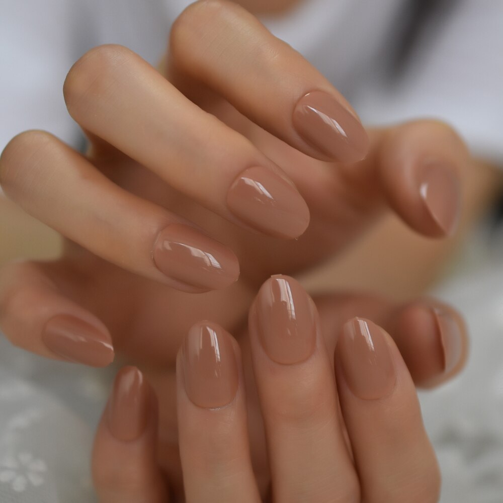 Uv-lichtbruine nagels, ovale gelnagels, kunstnagels, effen kleur, korte manicure, kunsttips, ovaal met kleeflipjes: L5658