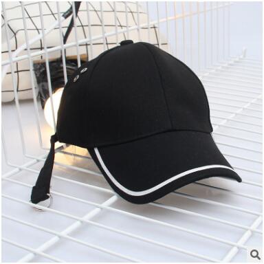 mode lange riem gebogen baseball hoed Mannen en vrouwen Koreaanse mode wilde borduren cap outdoor zonnehoed vrouwen hoed cap: Black