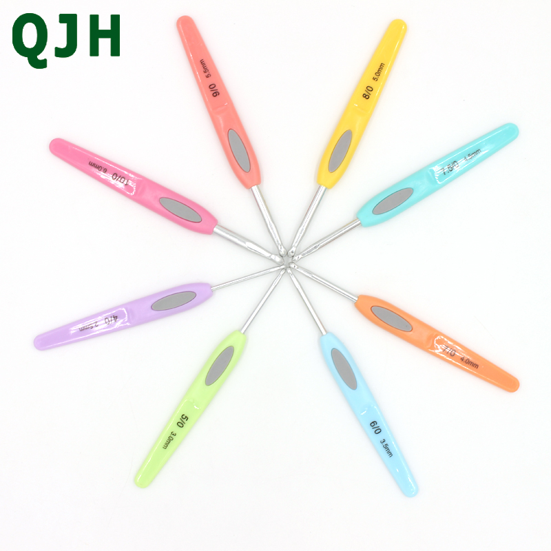 QJH Handig 8 stks/set kleur plastic handvat Aluminium Haaknaalden Breinaalden voor Thuis Naaien Handgemaakte Gereedschap.