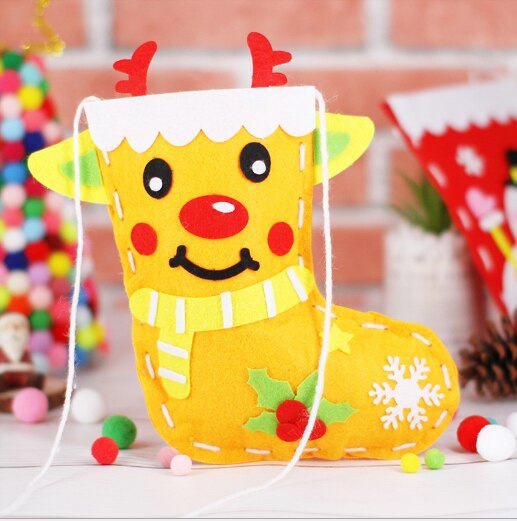 Kinderen Maken Hun Eigen Kerst Kousen, In Een Verscheidenheid Van Kleuren, En Vertel Ons Welke Kleur Je Wilt: Goud