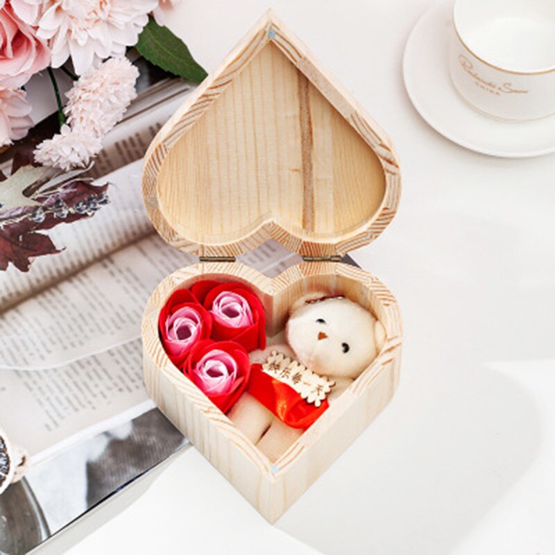 Caja de jabón con forma de corazón de madera, caja de joyería de flores hecha a mano, flor inmortal para el Día de San Valentín, flor de jabón-30: red bear