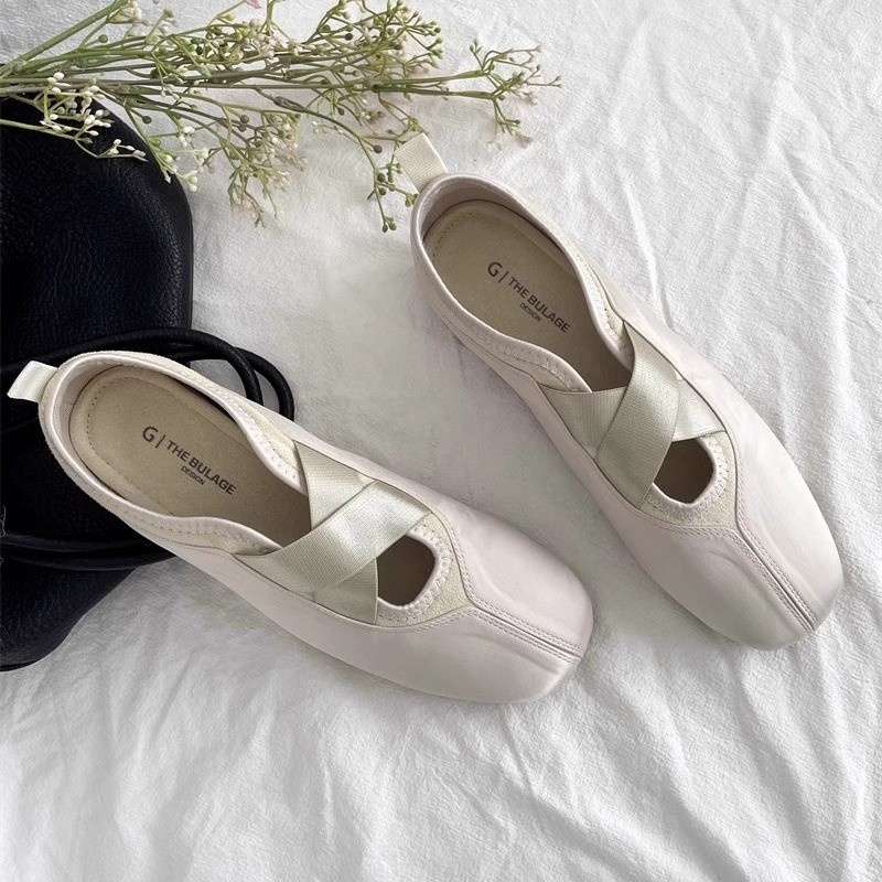 2025 Ballerine da donna di marca di lusso firmate traspiranti in morbida seta slip on mocassini da donna per il tempo libero scarpe da passeggio all'aperto femminili: Beige / 39