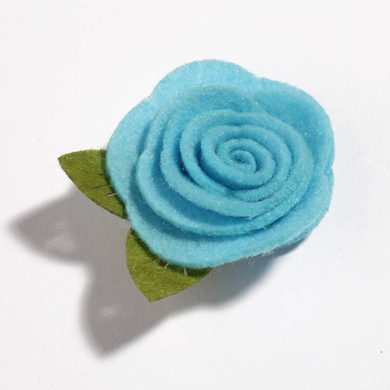 Flores de tela no tejidas de fieltro con hojas verdes para la cabeza, accesorios para el cabello, rosas enrolladas bonitas, 5CM, 10 Uds.: O / With Clip