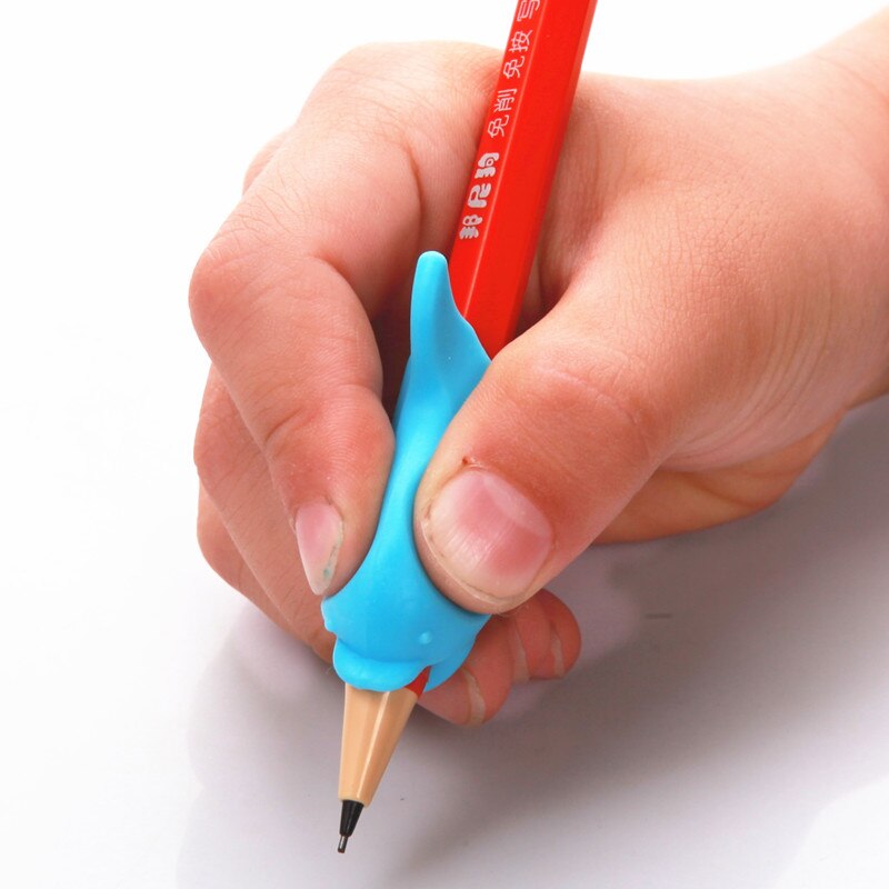 10 Stks/partij Willekeurige Dolfijn Vis Kinderen Leren Houden Schrijven Houding Correctie Apparaat Om Een Pen Briefpapier Kind Student