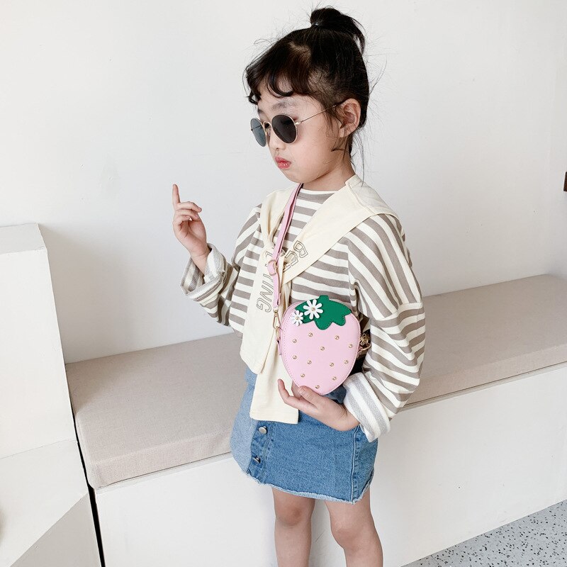 PU Leather Girls Coin Purse Lovely Children Strawberry Rivet Crossbody Bags Cute Baby Accessories Mini Wallet Kids