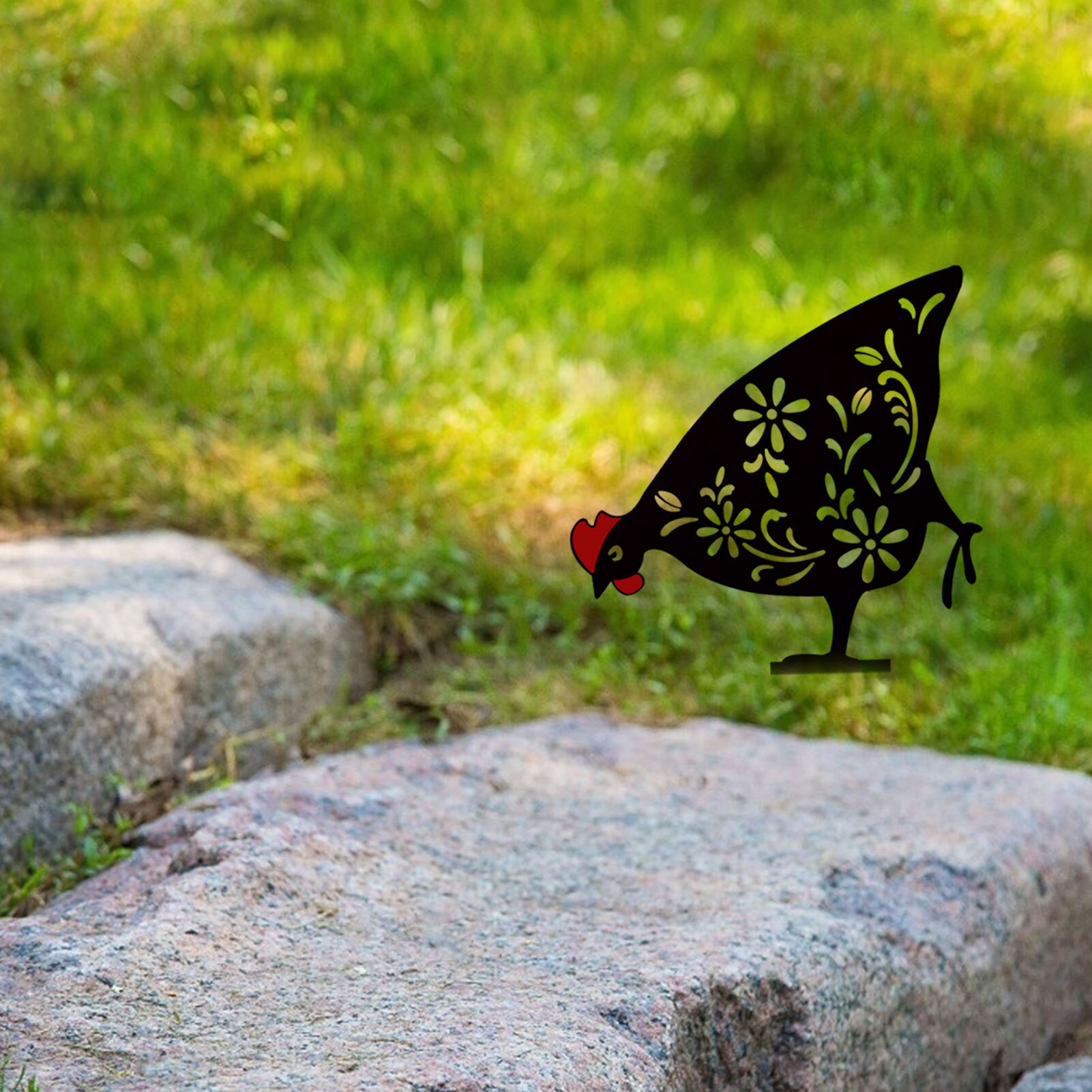Chicken Yard Art Outdoor Garden Statues Backyard Lawn Stakes Metal Hen Yard Decor Garden Statues Decoration Ornament