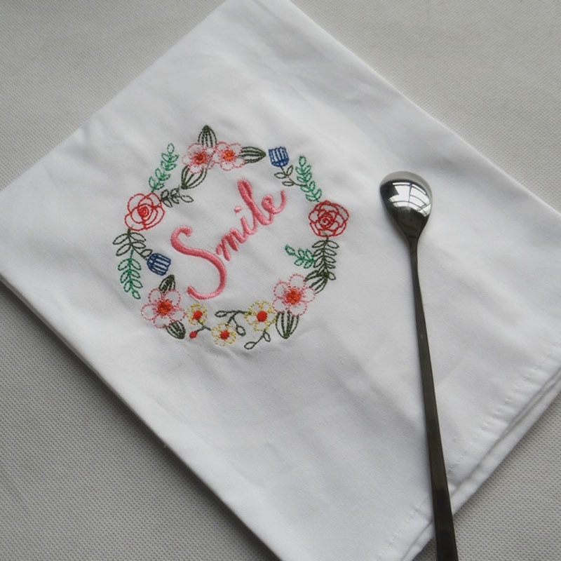 Broderie dîner tissu serviette coton Style linge de Table avec broderie de fleurs, vaisselle de cuisine torchon pour fête de mariage Bi