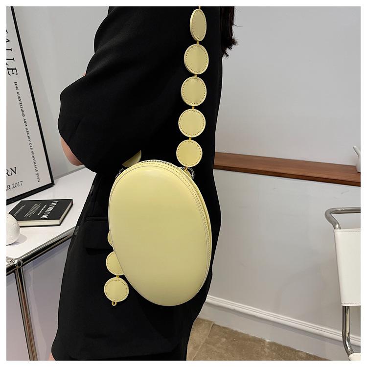 Bolso de hombro con forma de huevo para mujer, bandolera Circular ovalada con correa para el hombro, bolso de mano redondo: YELLOW