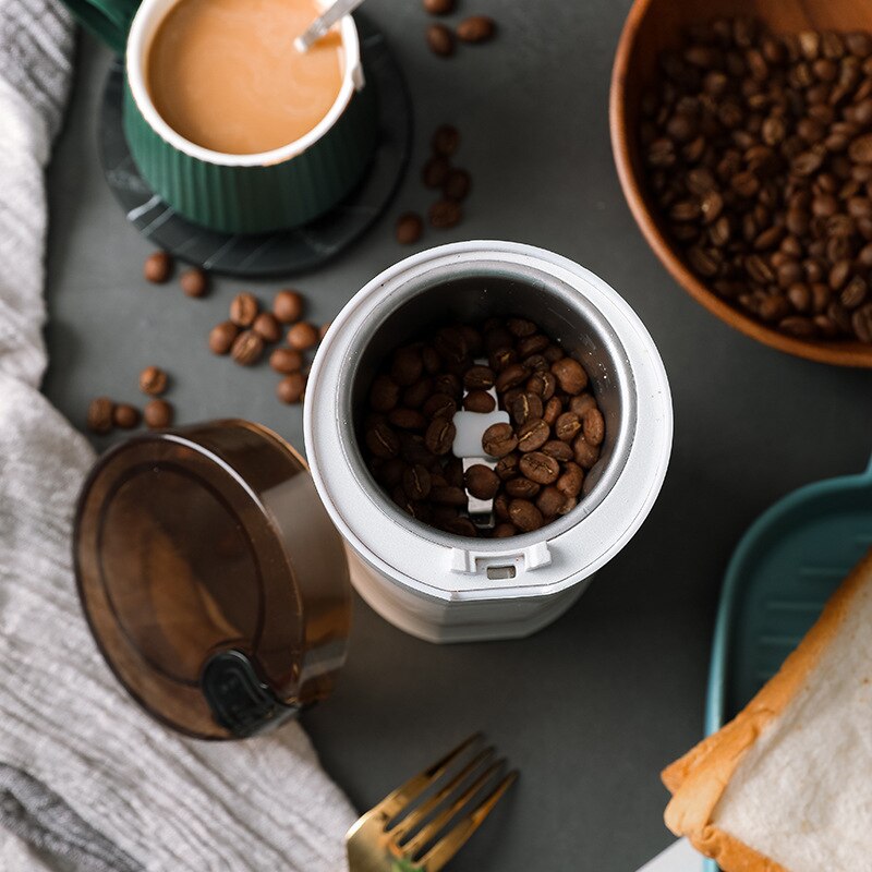 Coarse grain crusher stainless steel pulverizer household pulverizer coffee grinder electric mini desktop grinder spice grinder