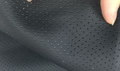 140*100cm åndbart vandabsorberende pu læder perforeret broderet plaid stof bil interiør tag stof plaid tyk 1mm: Sort