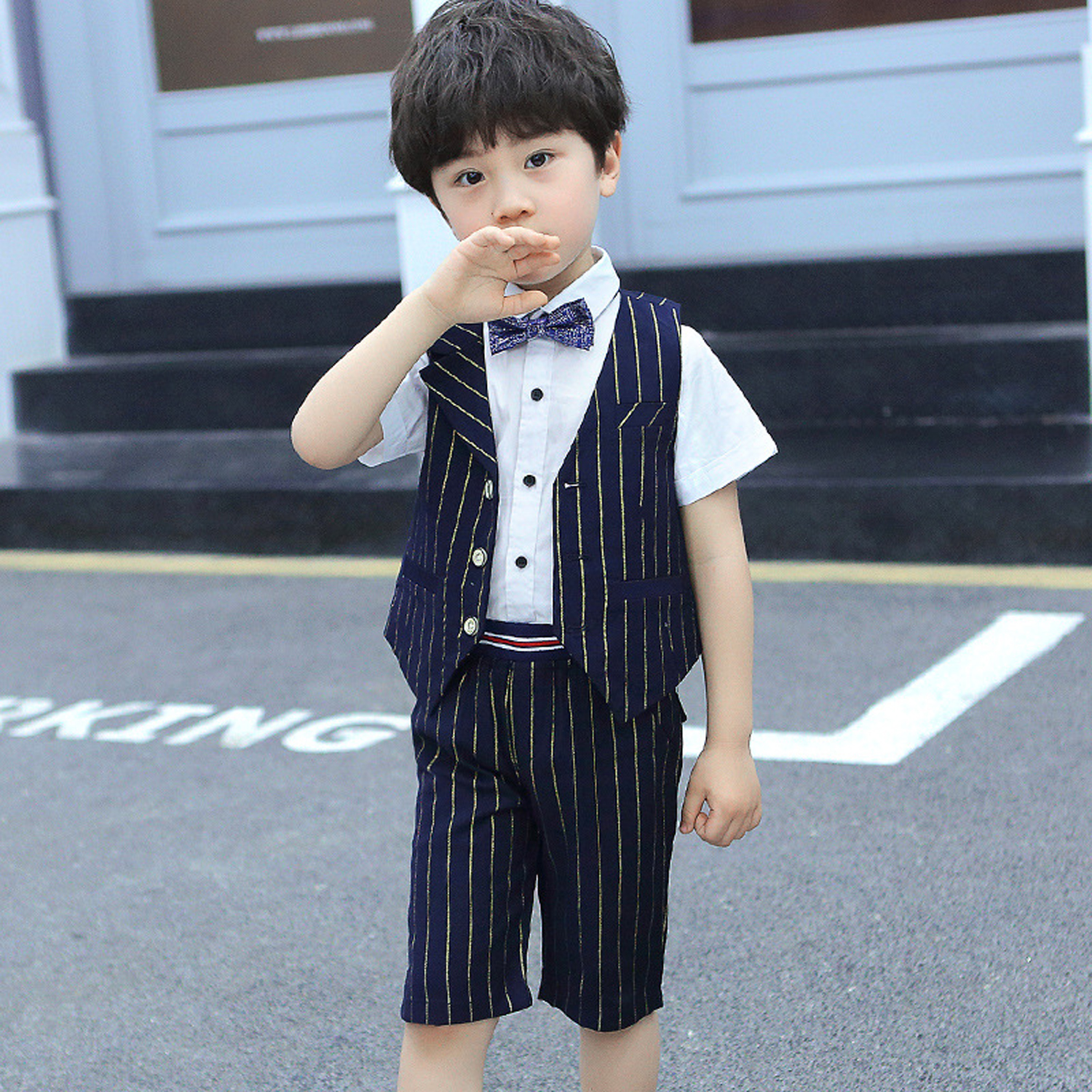 Costume à rayures pour garçon, 4 pièces, gilet + short + nœud papillon + chemise, tenue formelle, costumes de fête de mariage, tenue de smoking d'anniversaire