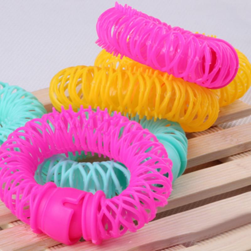 8 Teile/paket Tragbare Donuts Haar Locken Rolle Haar Styling Werkzeug Farben Nach Dem Zufall