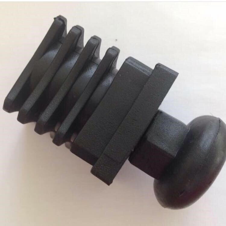 Justerbara plastfötter