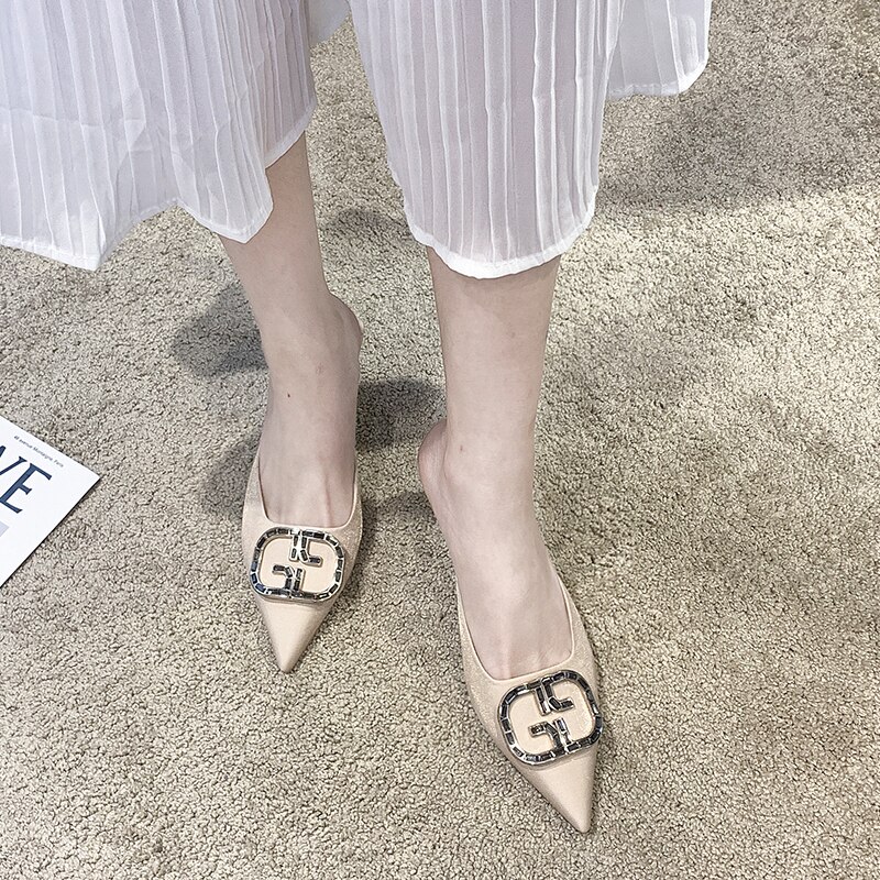 Damesschoenen met spitse neus, muiltjes, hakken en stiletto's