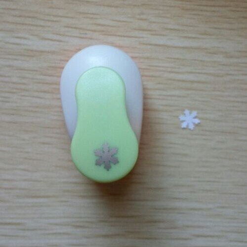 8 Mm Moeite Besparen Diy Dunne Eva Foam Puncher Papier Card Cutter Scrapbooking Mini Kleine Gat Craft Punch Cirkel Beer vorm: snowflake